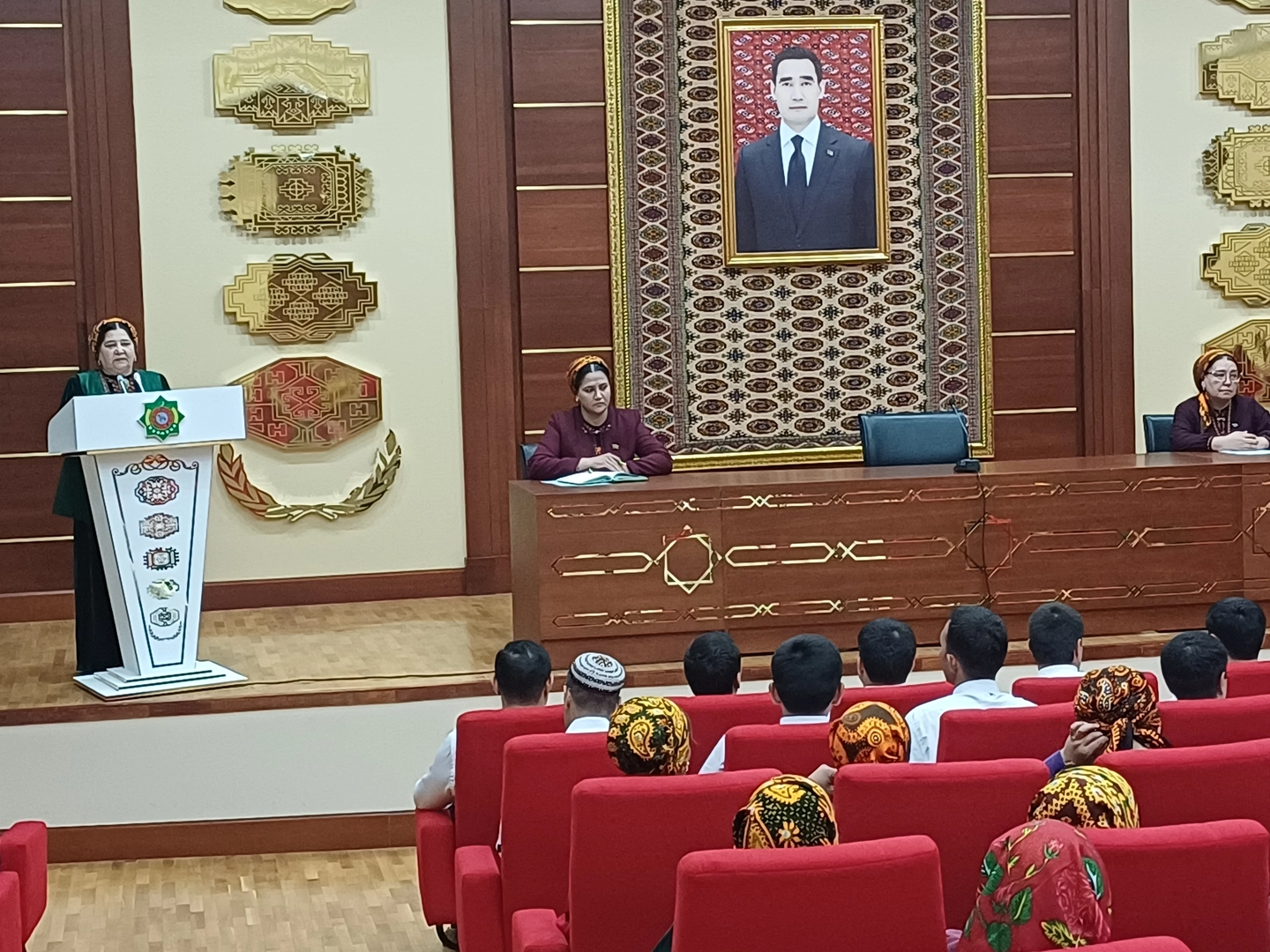 TÜRKMENISTANYŇ GARAŞSYZLYGYŇ 35 ÝYLLYGY WE HALK MASLAHATYNYŇ ÄHMIÝETI