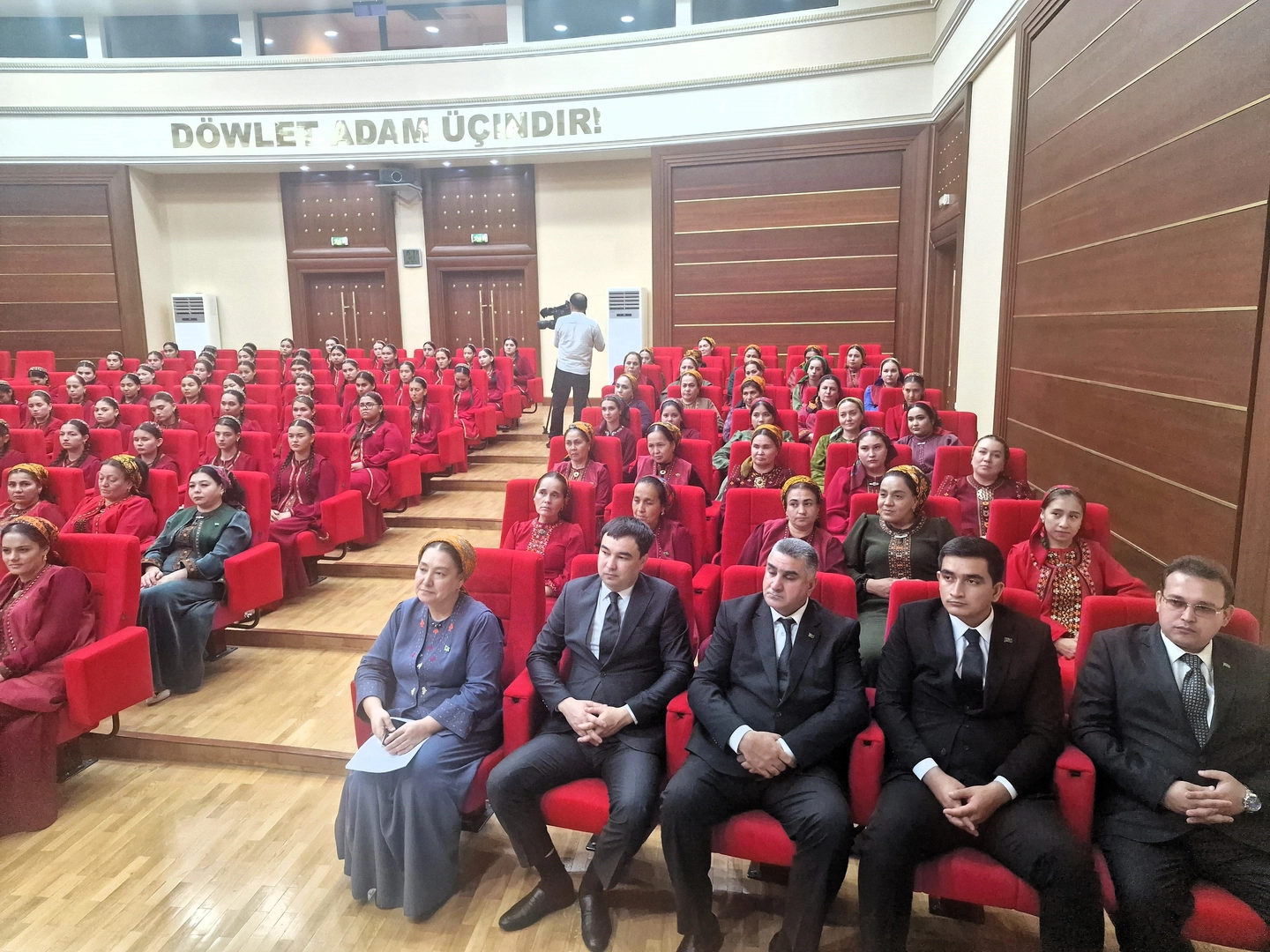 Dostluk,  Parahatçylyk, Hoşniýetli  Hyzmatdaşlyk