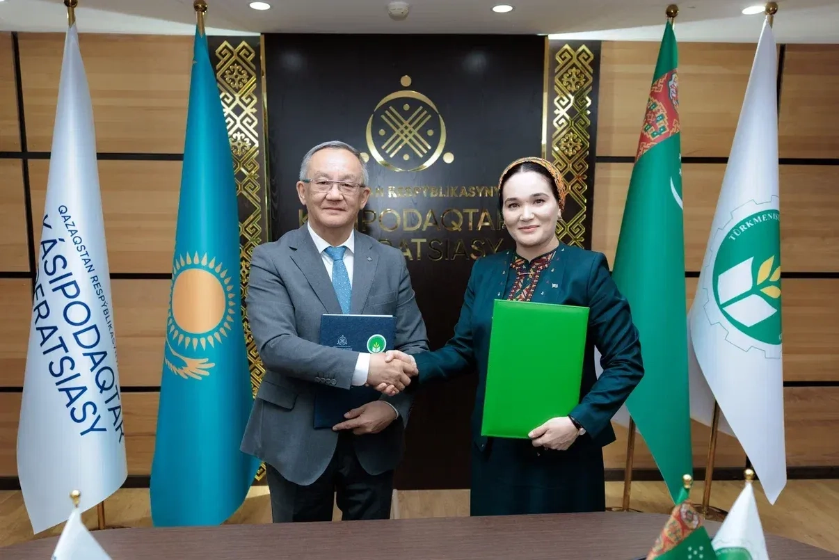2026-NJY ÝYLYŇ 11-NJI SENTÝABRYNDA GAZAGYSTAN RESPUBLIKASYNYŇ PAÝTAGTY ASTANA ŞÄHERINDE TÜRKMENISTANYŇ WE GAZAGYSTANYŇ KÄRDEŞLER ARKALAŞYKLARYNYŇ ÝOLBAŞÇYLARYNYŇ RESMI DUŞUŞYGY GEÇIRILDI