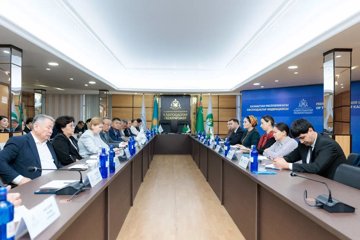 2026-NJY ÝYLYŇ 11-NJI SENTÝABRYNDA GAZAGYSTAN RESPUBLIKASYNYŇ PAÝTAGTY ASTANA ŞÄHERINDE TÜRKMENISTANYŇ WE GAZAGYSTANYŇ KÄRDEŞLER ARKALAŞYKLARYNYŇ ÝOLBAŞÇYLARYNYŇ RESMI DUŞUŞYGY GEÇIRILDI